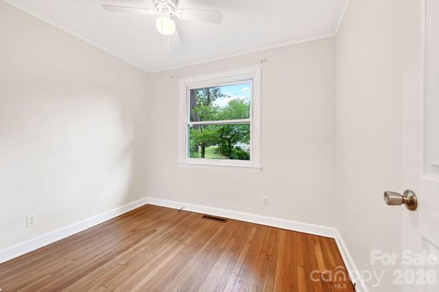 176 Chiles Avenue, Asheville, NC 28803