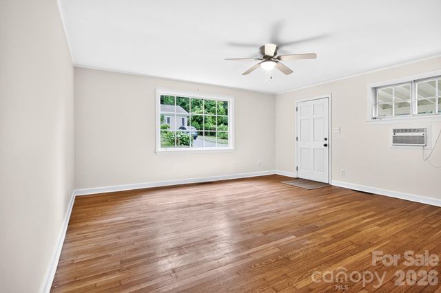 176 Chiles Avenue, Asheville, NC 28803