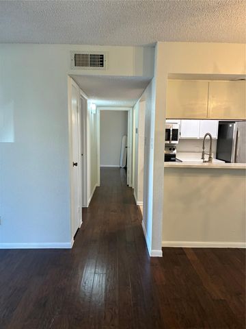 1500 Bay Area Boulevard W-325, Houston, TX 77058