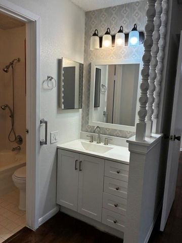 1500 Bay Area Boulevard W-325, Houston, TX 77058