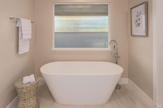 49 Hoff Rd, Kenwood, CA 95409