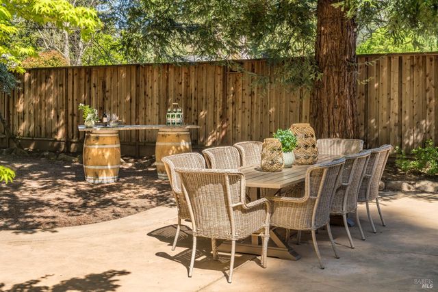 49 Hoff Rd, Kenwood, CA 95409