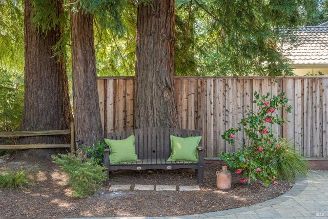 49 Hoff Rd, Kenwood, CA 95409