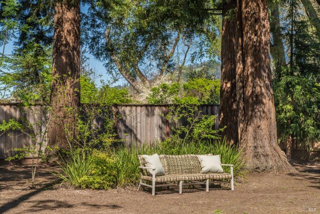 49 Hoff Rd, Kenwood, CA 95409