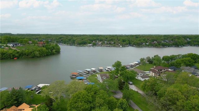 72 & 71 V Street, Lake Lotawana, MO 64086