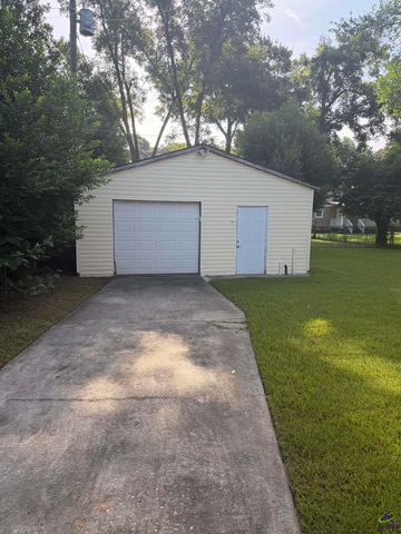 120 Meadowdale Drive, Warner Robins, GA 31088