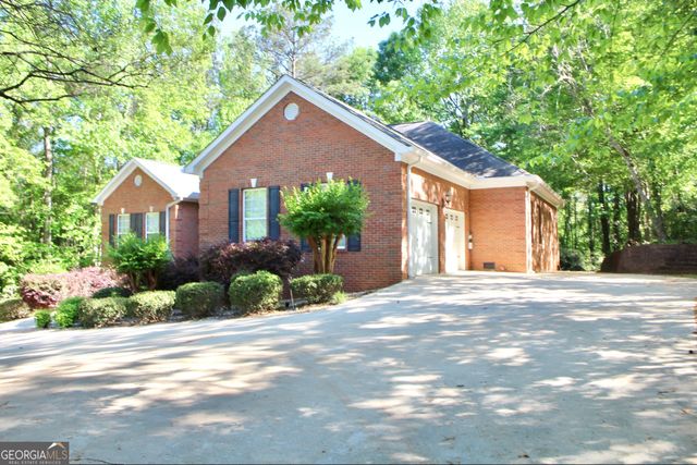 405 Canterbury Drive, Lagrange, GA 30241