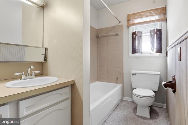 5200 HARMONY GROVE RD, Dover, PA 17315