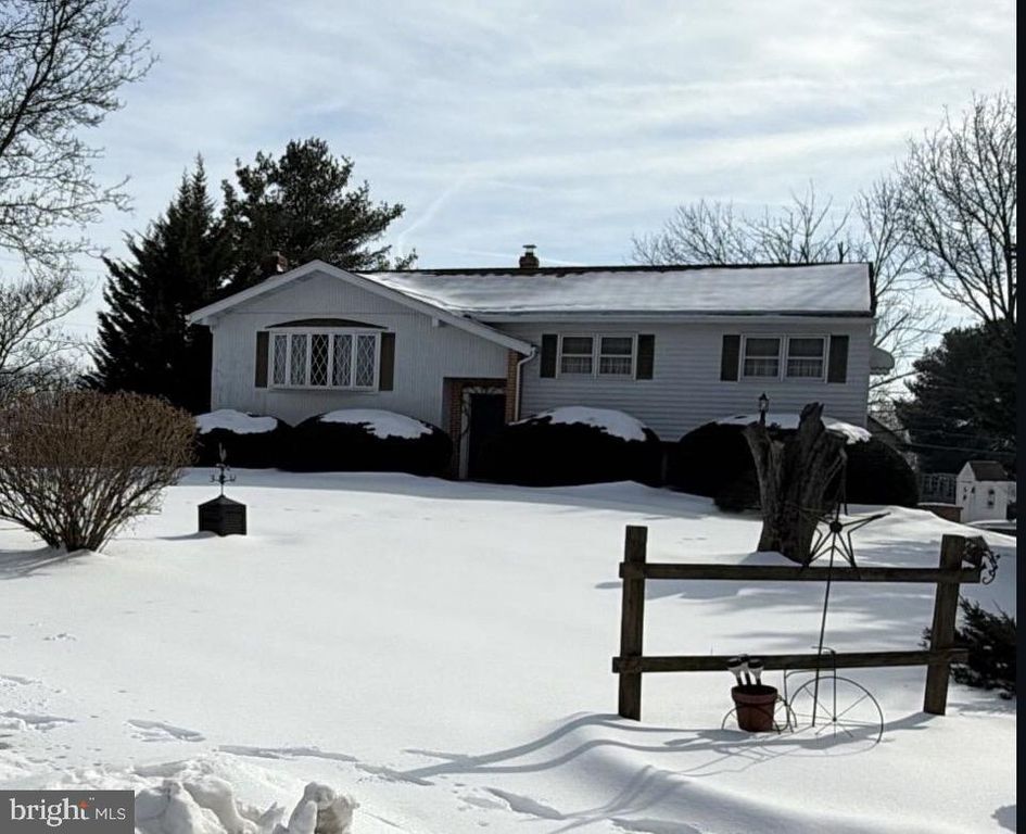 5200 HARMONY GROVE RD, Dover, PA 17315