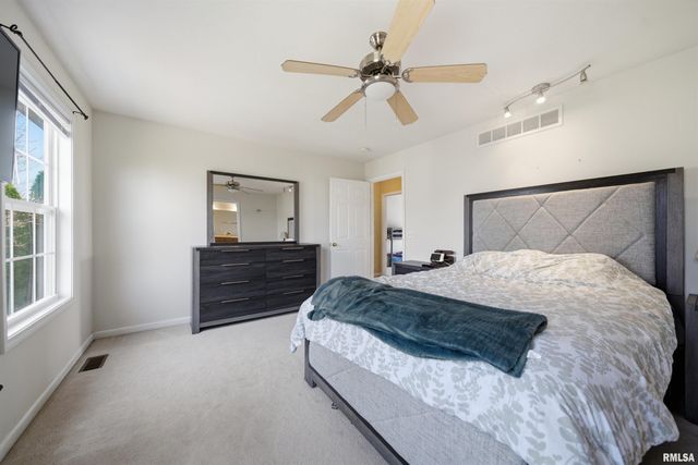 2107 W GERALD Drive, Peoria, IL 61615