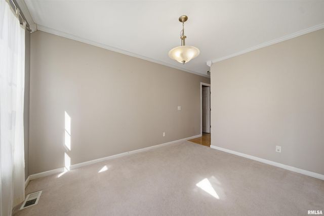 2107 W GERALD Drive, Peoria, IL 61615