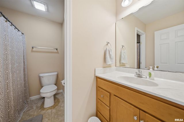 2107 W GERALD Drive, Peoria, IL 61615