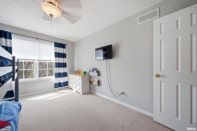 2107 W GERALD Drive, Peoria, IL 61615