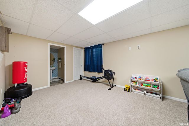 2107 W GERALD Drive, Peoria, IL 61615