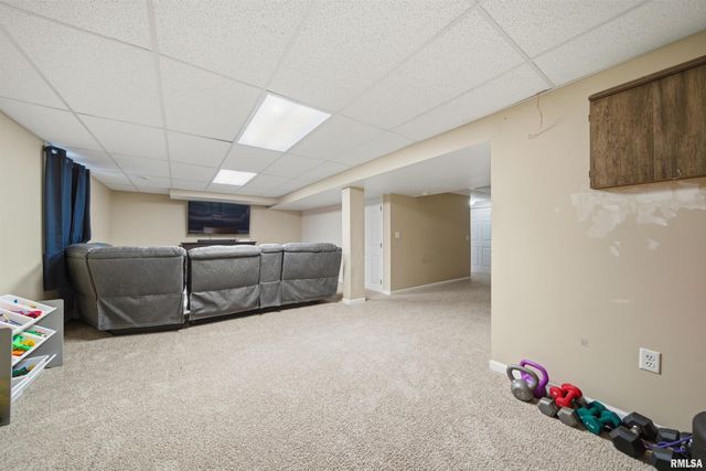 2107 W GERALD Drive, Peoria, IL 61615