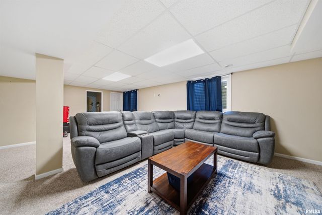 2107 W GERALD Drive, Peoria, IL 61615