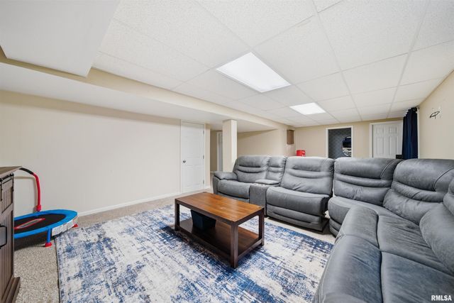 2107 W GERALD Drive, Peoria, IL 61615