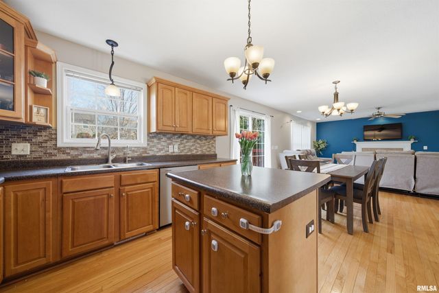 2107 W GERALD Drive, Peoria, IL 61615