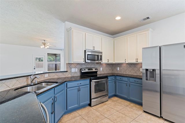 23307 W Pine Ivy Lane, Tomball, TX 77375