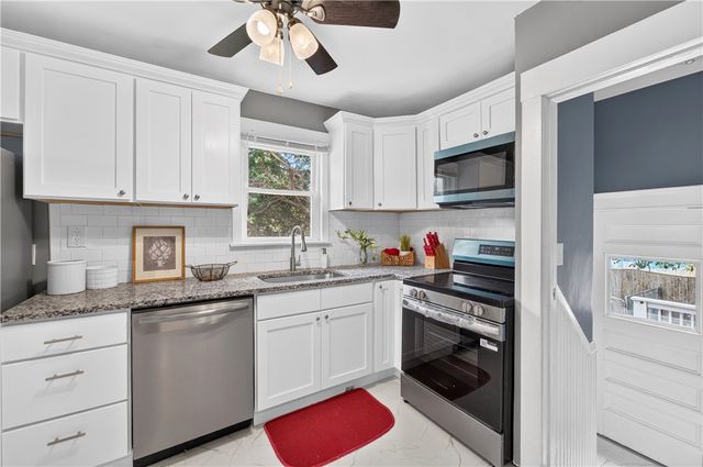 31 Elton Avenue, Warwick, RI 02889