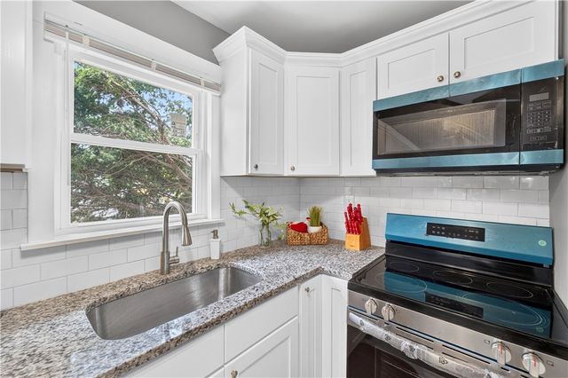 31 Elton Avenue, Warwick, RI 02889