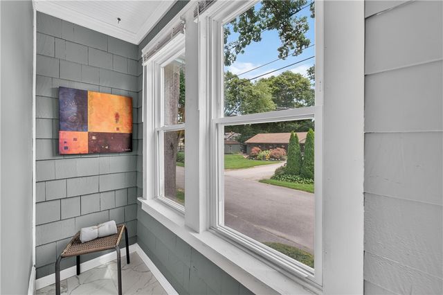 31 Elton Avenue, Warwick, RI 02889