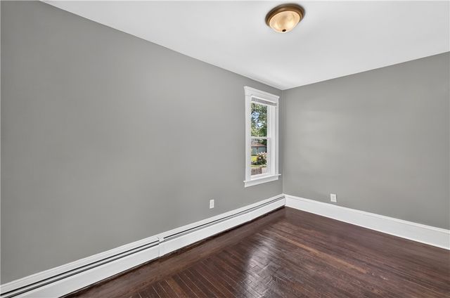 31 Elton Avenue, Warwick, RI 02889