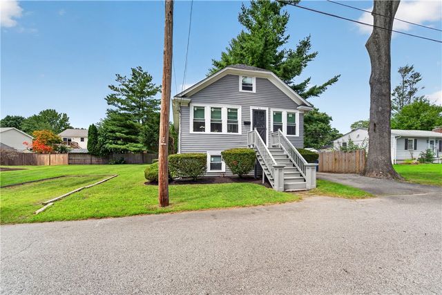 31 Elton Avenue, Warwick, RI 02889
