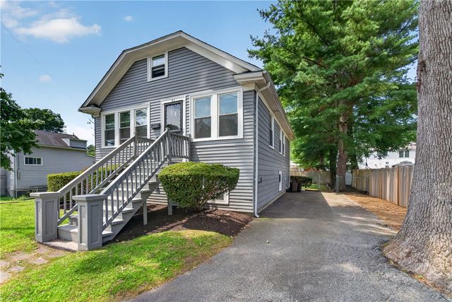 31 Elton Avenue, Warwick, RI 02889