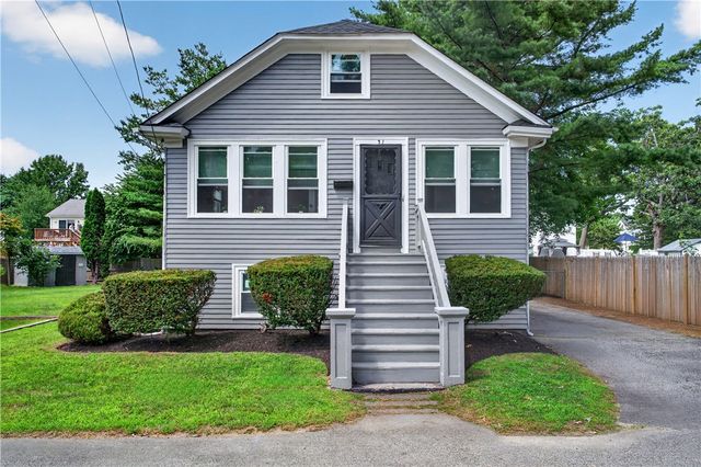 31 Elton Avenue, Warwick, RI 02889