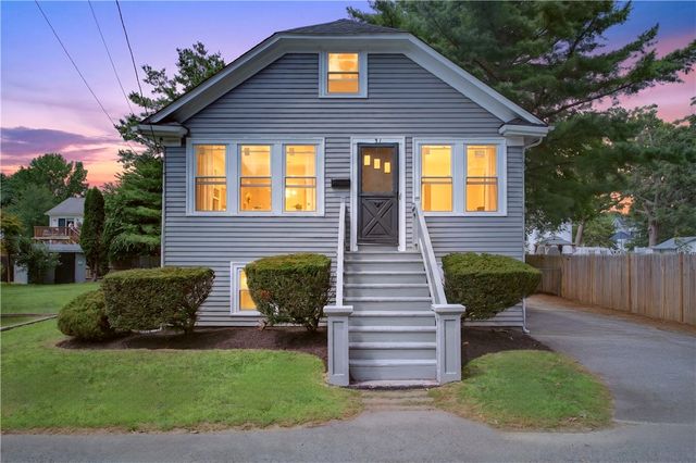 31 Elton Avenue, Warwick, RI 02889