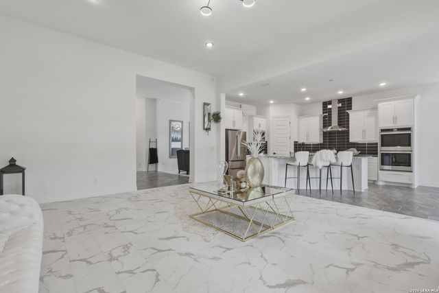 2035 buckner, San Antonio, TX 78253