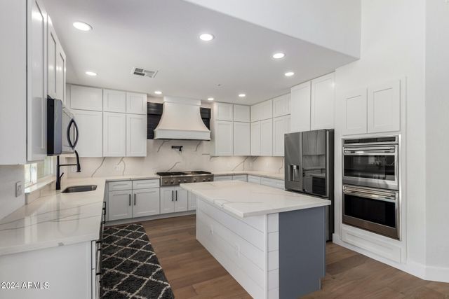 7329 E TAILFEATHER Drive, Scottsdale, AZ 85255