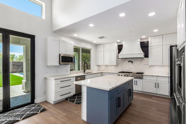 7329 E TAILFEATHER Drive, Scottsdale, AZ 85255