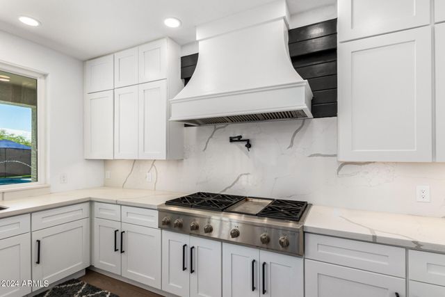 7329 E TAILFEATHER Drive, Scottsdale, AZ 85255