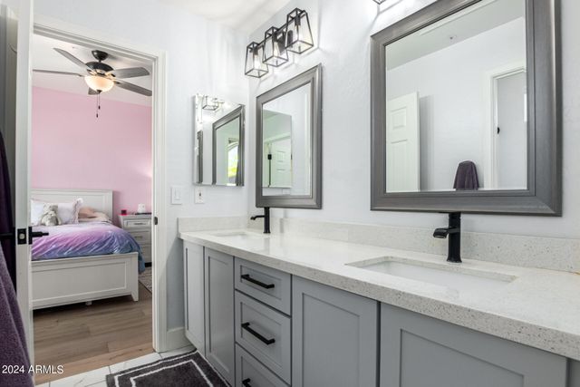 7329 E TAILFEATHER Drive, Scottsdale, AZ 85255