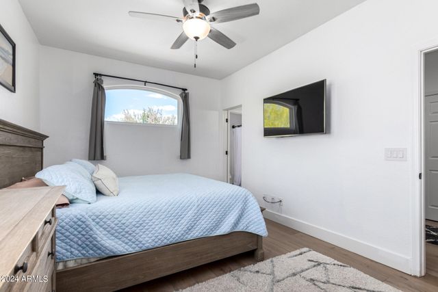 7329 E TAILFEATHER Drive, Scottsdale, AZ 85255