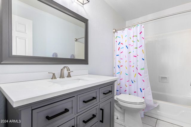 7329 E TAILFEATHER Drive, Scottsdale, AZ 85255