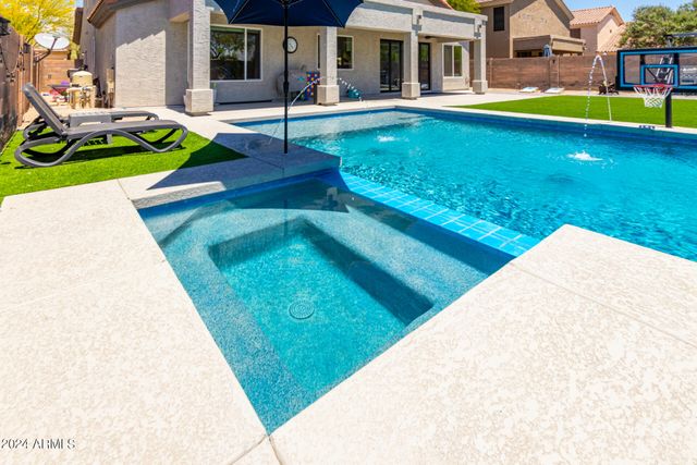 7329 E TAILFEATHER Drive, Scottsdale, AZ 85255