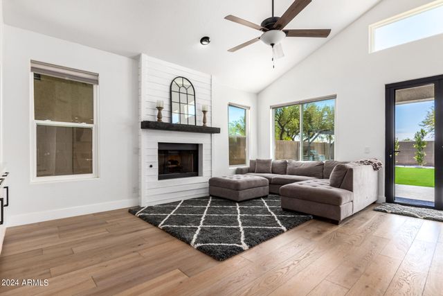 7329 E TAILFEATHER Drive, Scottsdale, AZ 85255