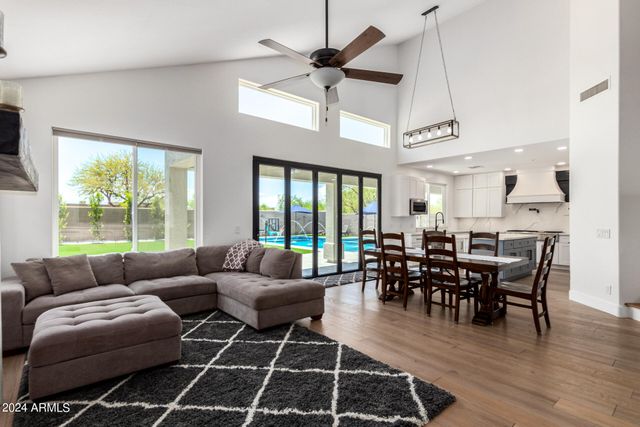 7329 E TAILFEATHER Drive, Scottsdale, AZ 85255