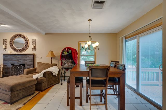 8 Otter Pond Road, Lynnfield, MA 01940