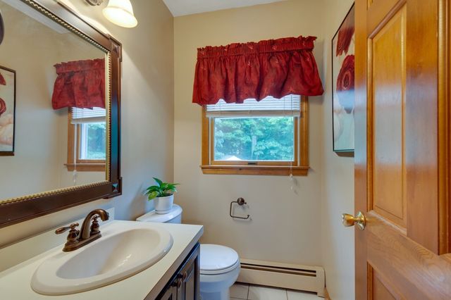 8 Otter Pond Road, Lynnfield, MA 01940
