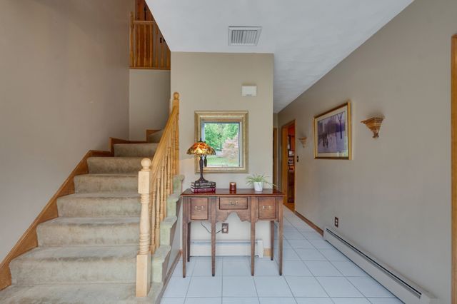 8 Otter Pond Road, Lynnfield, MA 01940