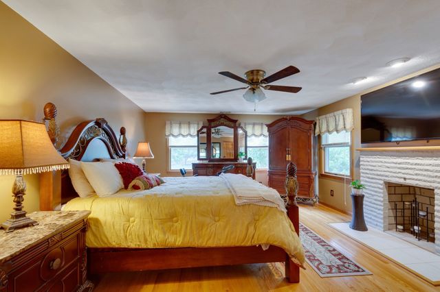 8 Otter Pond Road, Lynnfield, MA 01940