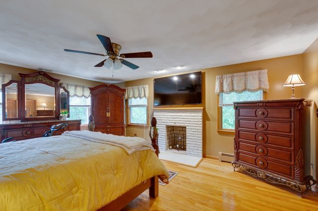 8 Otter Pond Road, Lynnfield, MA 01940