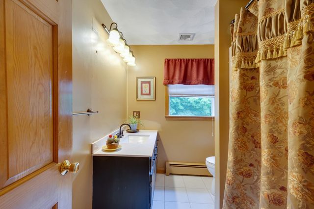 8 Otter Pond Road, Lynnfield, MA 01940
