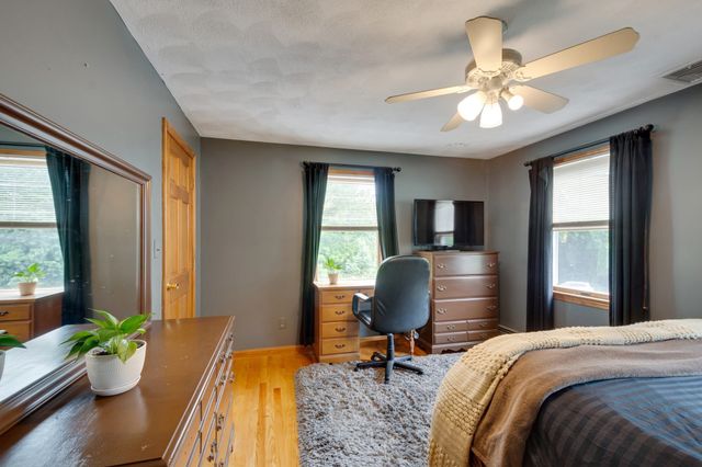 8 Otter Pond Road, Lynnfield, MA 01940