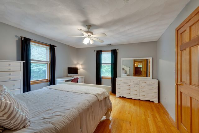 8 Otter Pond Road, Lynnfield, MA 01940