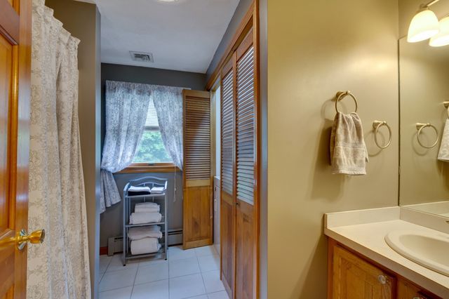 8 Otter Pond Road, Lynnfield, MA 01940